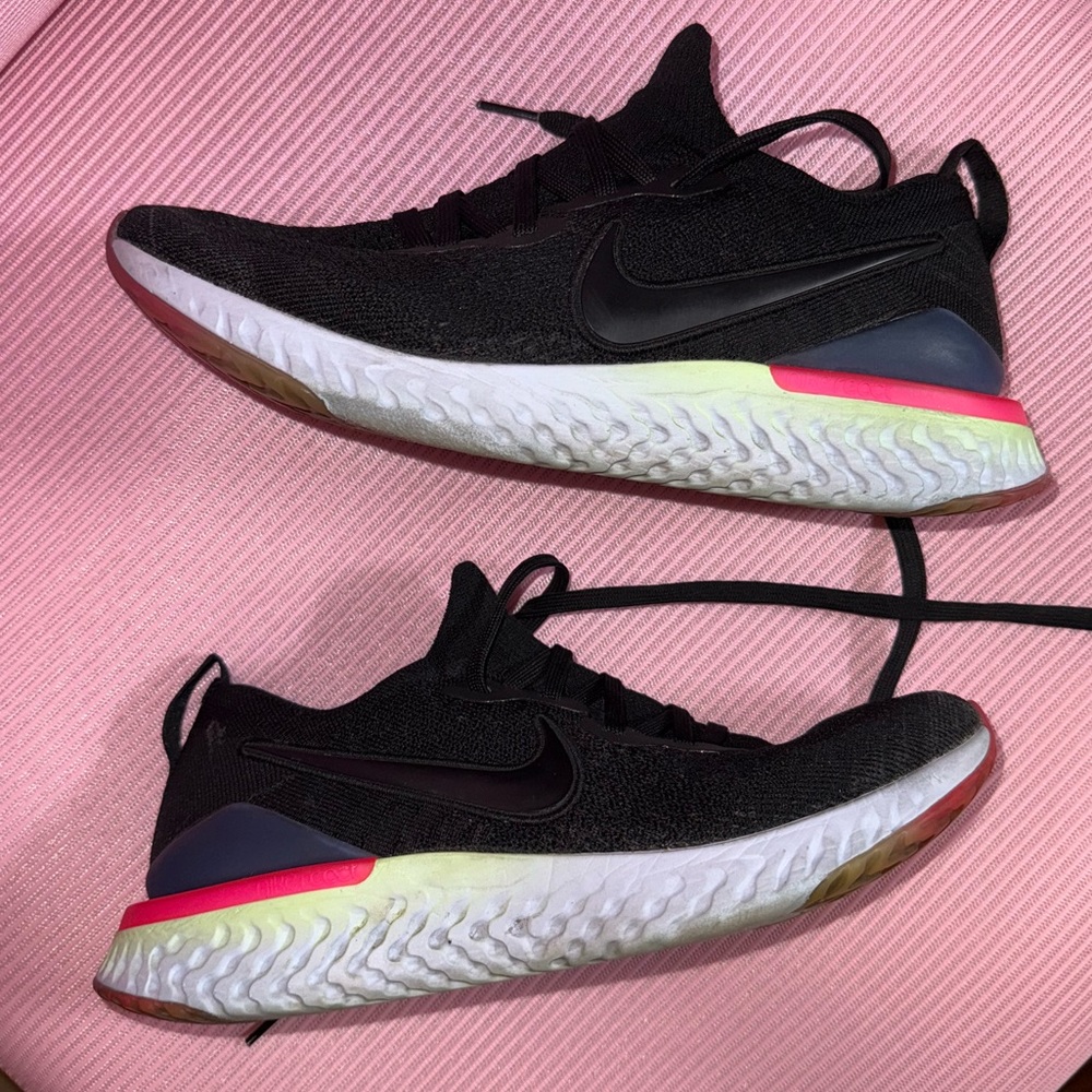 Nike Women’s Epic React Flyknit 2